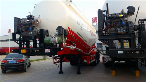 粉粒物料運(yùn)輸半掛車