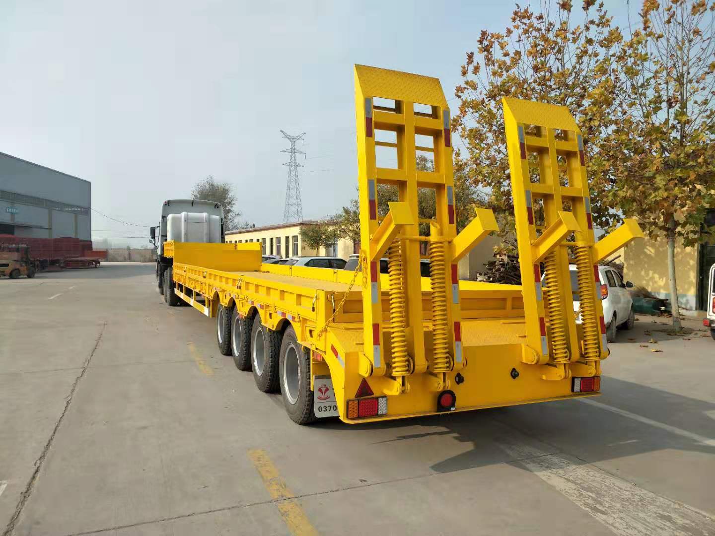 低平板半掛車(chē)