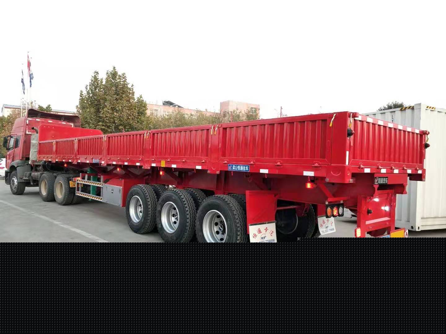 側(cè)翻自卸車