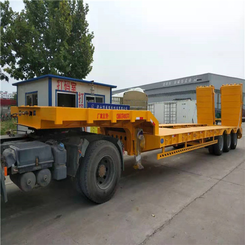 平板自卸半掛車(chē)廠家