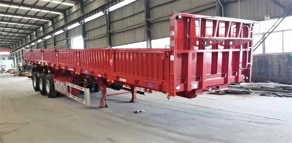 側(cè)翻自卸半掛車